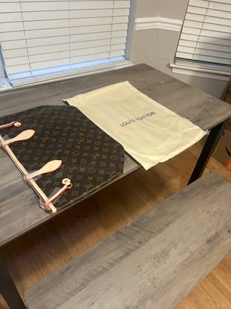 Louis Vuitton Women’s Bag 1