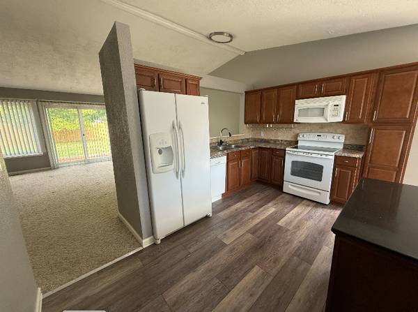 $1500.00 / 3br - 1136ft2 - Charming 3 Bed/1 Bath Single Family Home in Lansing - Available 9/15 -63620274864641122