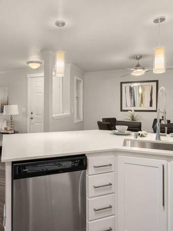 $3,365 / 3br - 1224ft2 - This 3 Bed 2 Bath Has It All! Close to Bellevue Square! Tour Now!63688480273795122