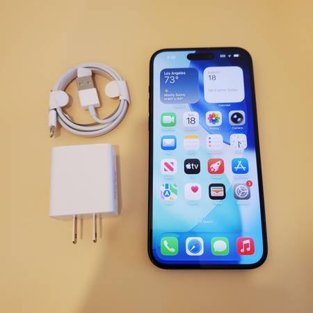 Apple iPhone 15+ Plus 5G - UNLOCKED - Like New 1