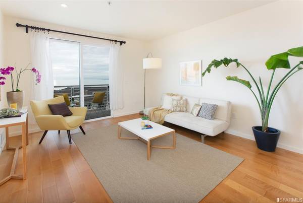 $1,000 / 2br - 875ft2 - Everything is brand new condo unit. (Candlestick Point)64011483755010120