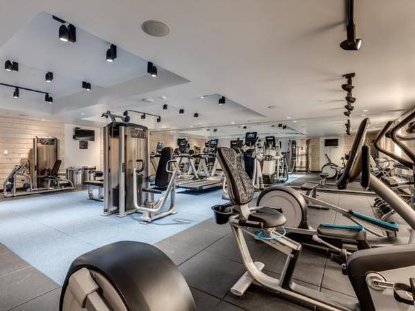 $1,980 / 1br - 502ft2 - Sophisticated 1 BR/1 BA with Yoga Studio & More (Belltown)63934419063427122