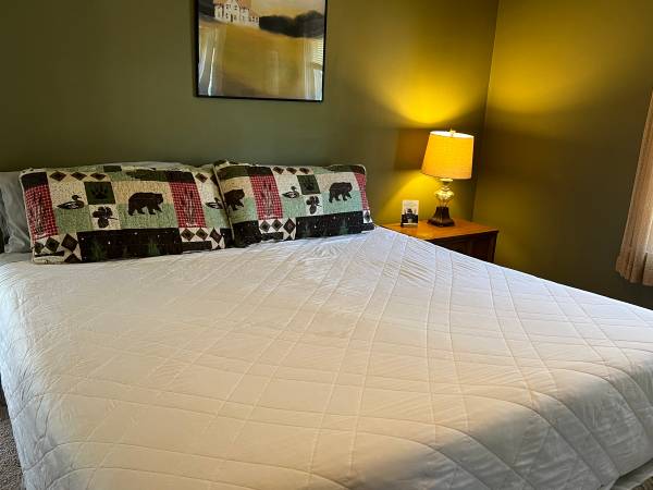 $2,100 / 8br - 6000ft2 - 9 bd, 5.5 ba, game room, great room, 4 tvs, firepit, grill, deck, yard (North Conway, NH, fall foliage season)63931654624387123