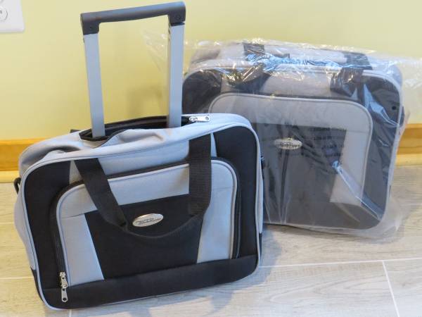 Bella Russo Rolling Tote 1