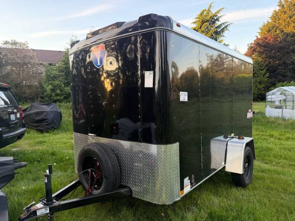 2025 Fabrique PAR  Enclosedtrailer Trailers 1