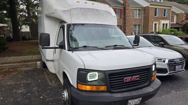 2004 GMC SAVANA 3500 Furgón de carga con caja de 14' - $7.999 (Pikesville)634717089632011215