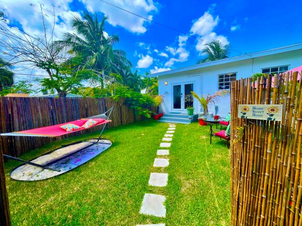 $1,699 / 1br - Near Key Biscayne And Downtown Brickell (Rhodes area coconut Grove)63906442769411121