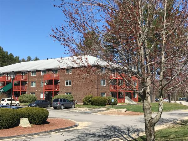 $1,650 / 1hab - 600ft2 - ¡Habitación estándar de 1 habitación en 2.º piso! ¡Disponible AHORA! ¡Oferta especial de $500 de descuento! (90 Powers Street, Milford, NH)63656262562049124