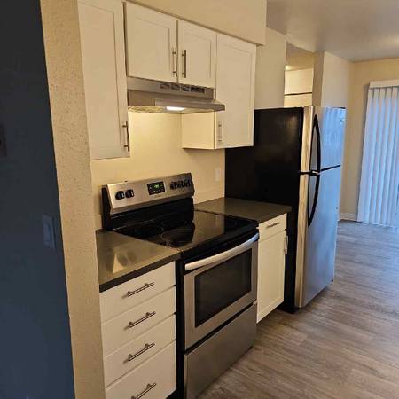 $2,495 / 2br - 1000ft2 - Amazing 2 bedroom / 1 bathroom townhome in Poulsbo (Poulsbo)63808131035011122