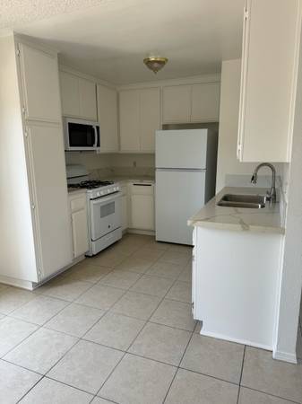 $2,200 / 2br - 800ft2 - Lo mejor de North Hollywood (North Hollywood)63612011544963123