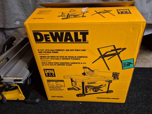 Dewalt 8 1/4" table saw with stand 1
