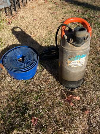 Ditch Wizard submersible pump and hose 1