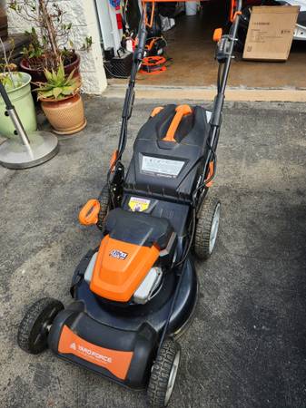 YARD FORCE 120V ELECTRIC LAWN MOWER 1