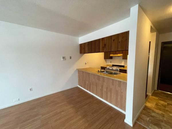 $1,307 / 1br - 750ft2 - On-Site Management, Pets Allowed, Patio/Balcony (1046 W 26th Ave, Anchorage, AK)64014174096899121