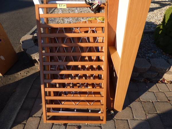 BED CHILD CHILDREN BED AN WOODEN FRAME AN LOWER DRAW Kids BEDROOM Bed 1