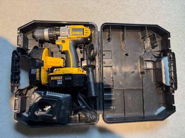 DeWalt Drill 1