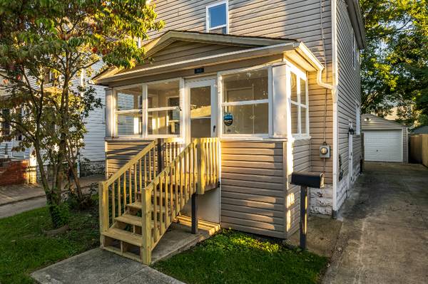 $1295.00 / 3br - 1048ft2 - Charming 3-Bed Single Family Home in Akron | $1250/mo63661042286721122