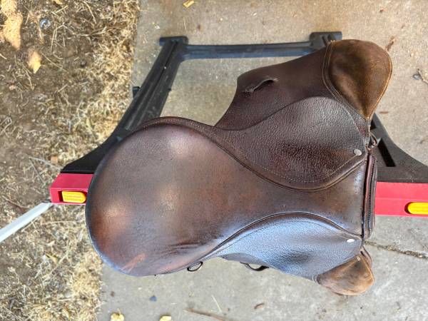 14 inch child's English riding saddle 1