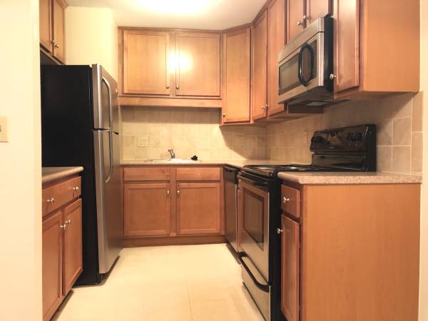 $2,650 / 2br - 🌞NO LAST - NO SEC - NO FEE 🌞 HEAT/HW/PRKG 🌞UPDATED 2 BED 🌞 (NEWTON)63614178824961123