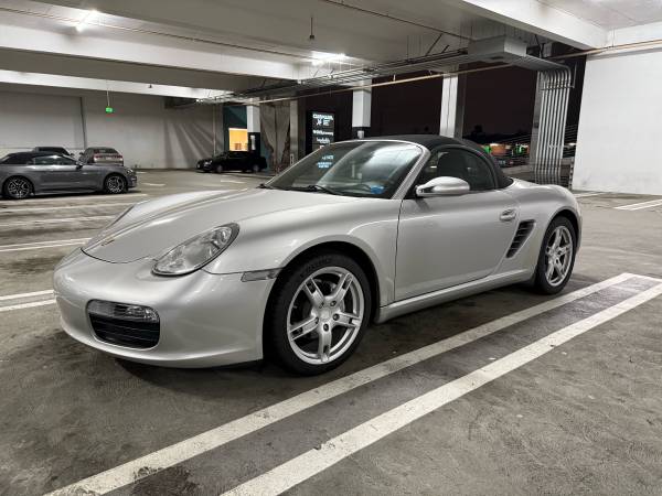 2005 Porsche Boxster manual - $1 (Hawthorne)63615926850817122