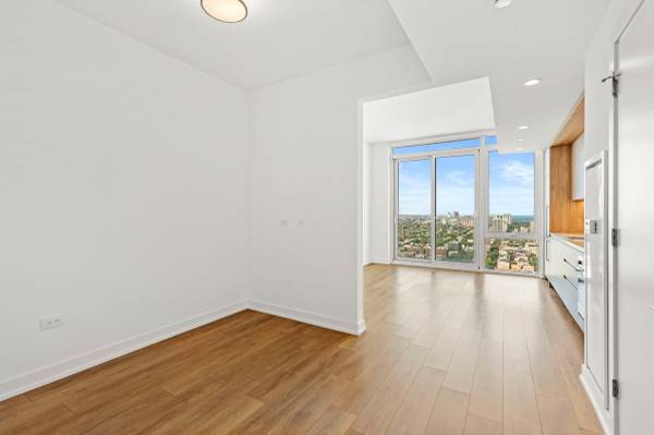 $2,500 / 1br - Luxury Convertible 1 Bedroom in Old Town - Unbelievable Amenities! (Old Town)63781678163841124
