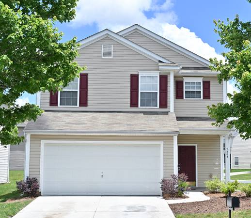Limited Promotional Offer: Half off First Month's Rent 3 Bed/2.5 Bath 1