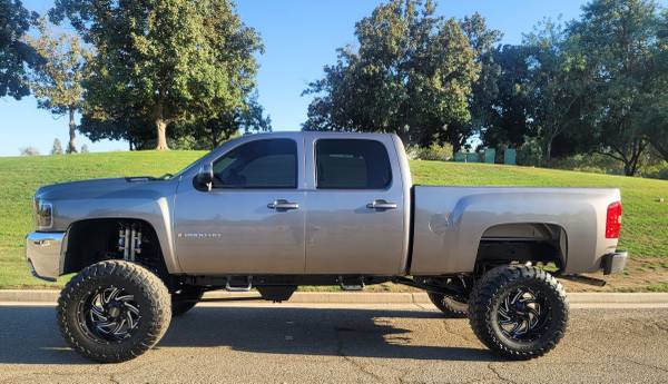 Chevy 2500 HD - $30,000 (San Jose East)63477596374017123