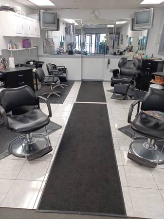 $1.700 / 1825 pies² - Salón de belleza. Muy bonito (Milwaukee. En West Capitol)63348347391873121