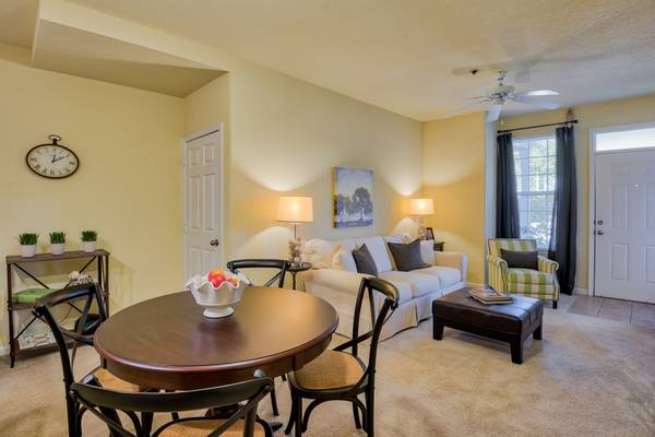 $1,249 / 1br - 802ft2 - #710 1 bed 1 month base rent free waived app & admin fee (Asheville)64029376057347120
