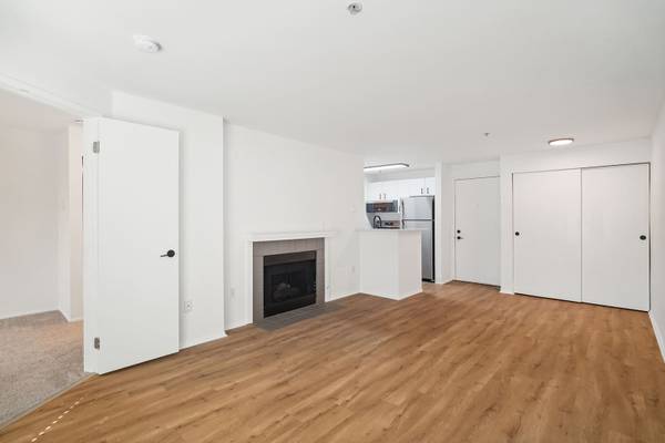 $2,915 / 2br - 950ft2 - Vistas del horizonte, vistas a la ciudad, hogares espaciosos (600 7th Ave, Seattle, WA)63850638830337122