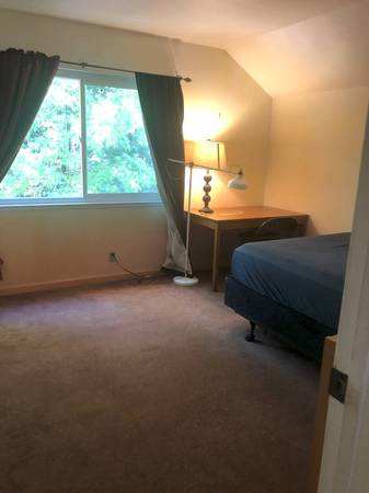 $600 Large  Private Room/ Shared bath/ Fair Oaks (Fair Oaks)64043834678403123