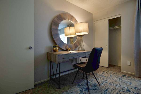 $1,999 / 2br - 801ft2 - Ceiling Fans, Vertical Blinds, 2 bedroom64028084301570122