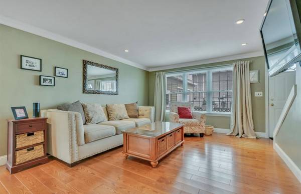 $3,000 / 3br - 1500ft2 - 3 Bed/ 1.5 Bath Hampton Rental - 5 min walk to Beach (Hampton, NH)63931922492291123