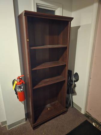 Free Bookshelf 1