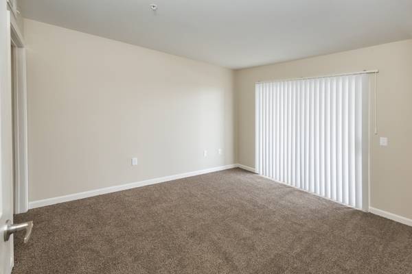 $2,025 / 3br - 1263ft2 - Large 3 bedroom / 2 bath, fireplace and in unit washer / dryer (Cimmaron Hills)63686781174659124