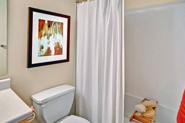 $2,200 / 2br - 1100ft2 - Prepare to be swept away by this spectacular view! Tour today! (Everett)63688531993219124