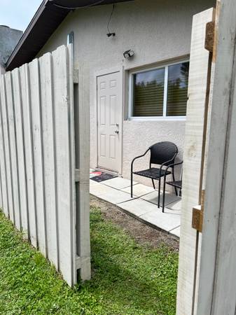$1,275 / 1br - ESTUDIO (MELBOURNE)63823721180291123