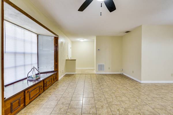 $2,150 / 3br - 1498ft2 - 713 Hiview Circle (Port Orange)63791574881025124