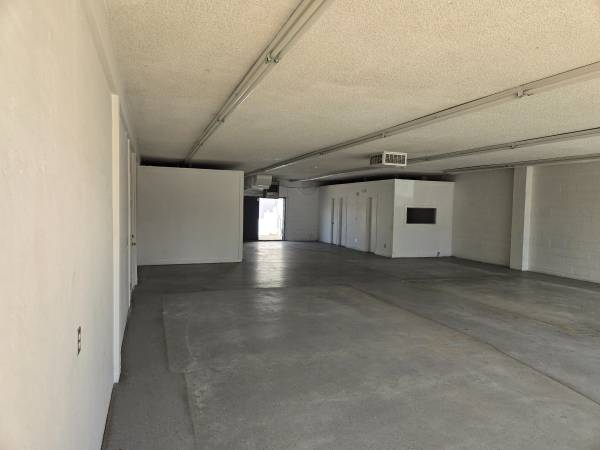 $1,800 / 1800 pies cuadrados - 123 4th St. - Unidad comercial en Turlock (Turlock)63654929995395121