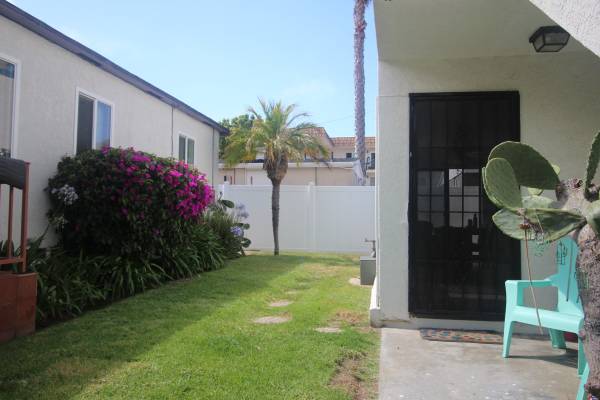 $2,975 / 2br - 800ft2 - 3 BLOCKS TO MISSION BAY! 2BD/1BA APARTMENT W/ GARAGE IN PACIFIC BEACH! (3989 Lamont Street #1)63663753077249120