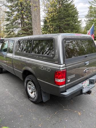 6ft bed fiberglass camper shell 1