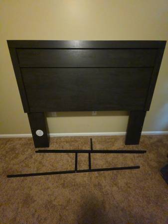 Queen size bed 1