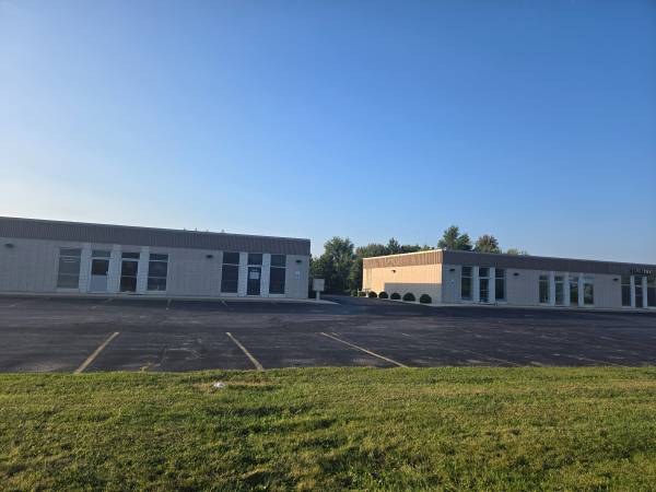 $1,500 / 1200ft2 - Medical / Professional Office Space (New Berlin)64152182838659121