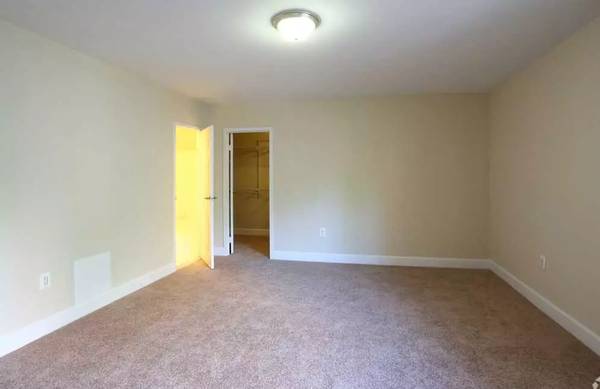 $1,499 / 2br - 1034ft2 - Find your space! Cool 2 BR, 1 BA, 1034 Sq Ft. (Bethesda)63896394579843120