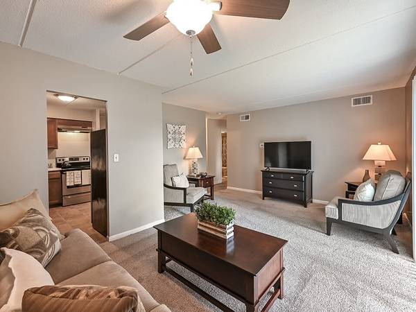 $1,285 / 1br - 725ft2 - You Can Stop Looking Because This Is Where You Want To Live!!! (Waukegan, IL)63846718345859123