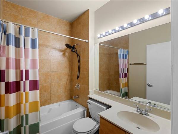 $3,400 / 2br - 1200ft2 - $3,400 / 2br - 1200ft² - Modern 2 Bed / 2 Bath Townhouse (River North)63960014634114123
