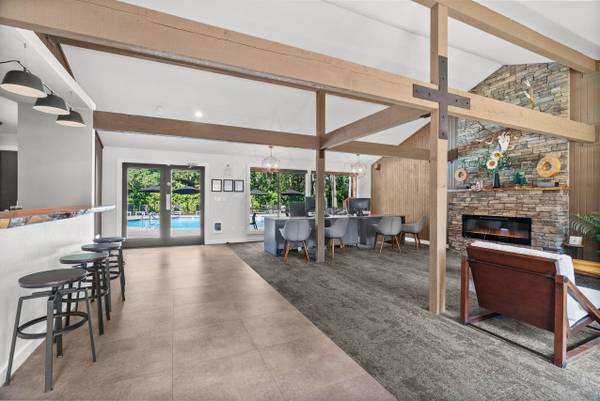 $1,899 / 2br - 1046ft2 - 2/hab, Salón al aire libre y fogatas, Lavadora/Secadora (8200 Bridgeport Way Southwest, Lakewood, WA)63852579200131121