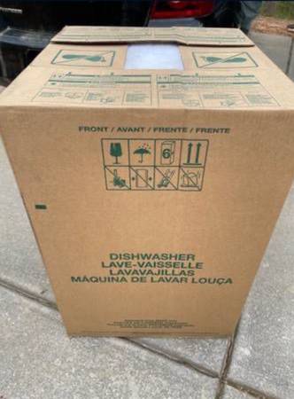 Whirlpool Top Control 24-in Dishwasher (White), Very Quiet 51dba -NEW! - $575 (Stockbridge)63469930841857121