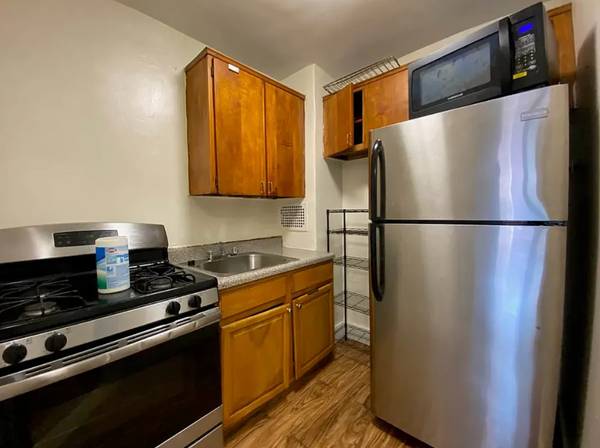 $2,300 / 1br - ✨ Amplio 1BR con dormitorio con cama king y ascensor: calefacción y agua caliente incluidas (Flatbush)63689827190915122