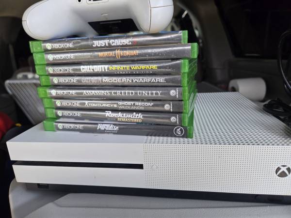 Xbox One S 1